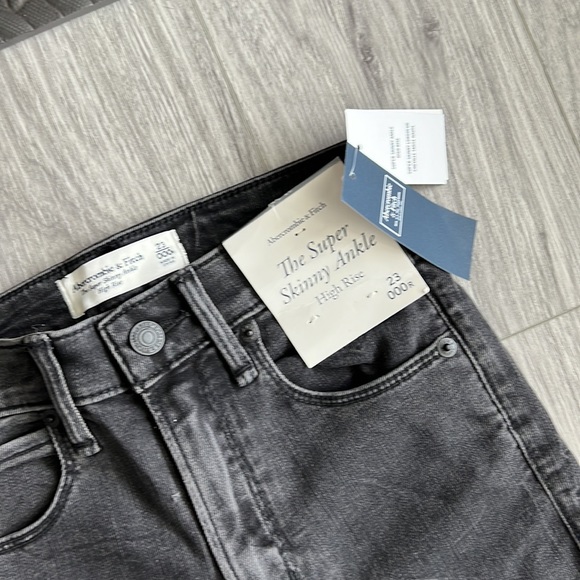 Abercrombie & Fitch | Ripped High Rise Super Skinny Ankle Jeans - Black Wash 23R - Picture 3 of 6
